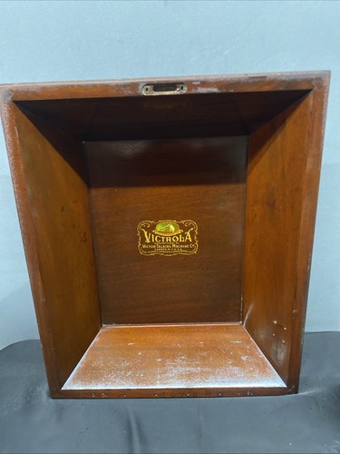 Victor talking machine - talking,