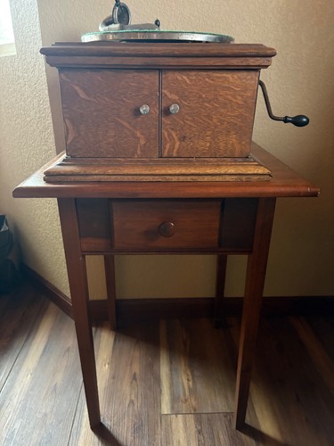 1917 victor victrola - 1917,